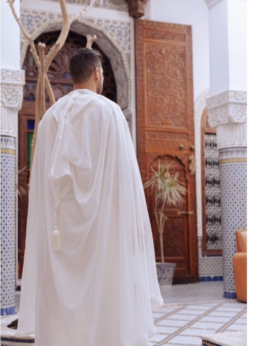 Traditional White Thobe with Tassel Detail